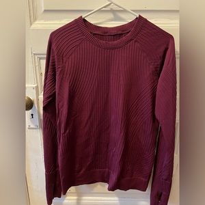 Lululemon fitted crew neck pull over